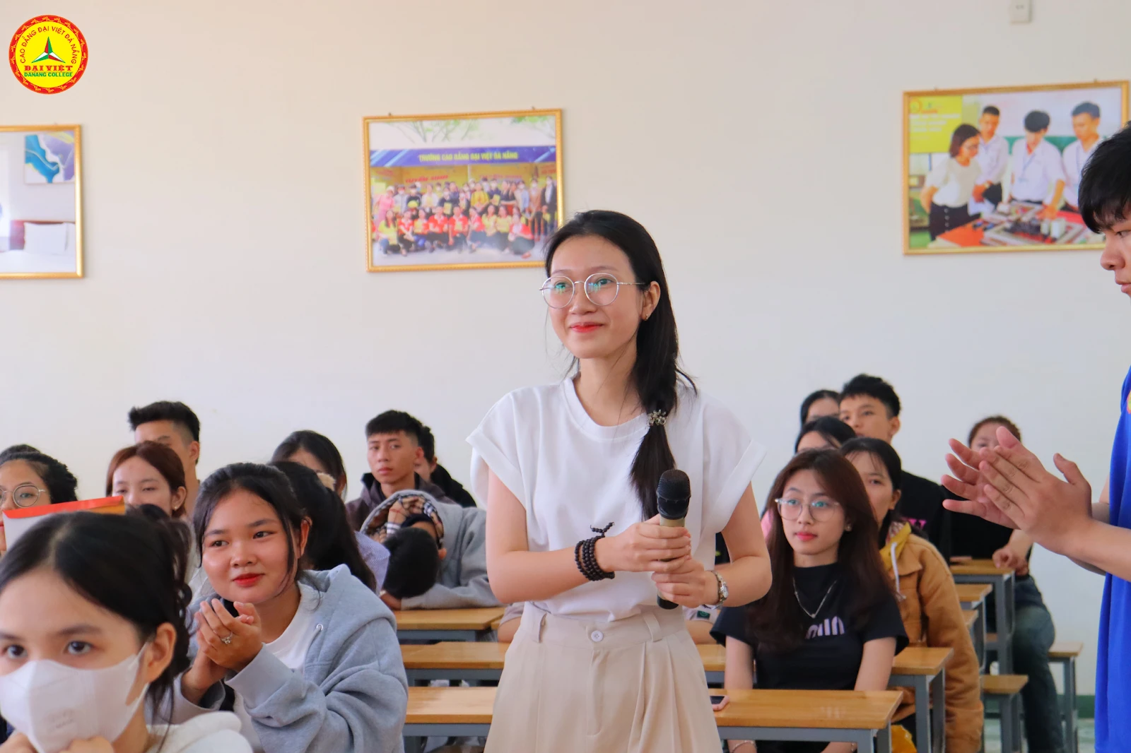 Khai Giảng Đợt 3: Gần 200 Tân Sinh Viên Nhập Học Tại Trường Cao Đẳng Đại Việt Đà Nẵng