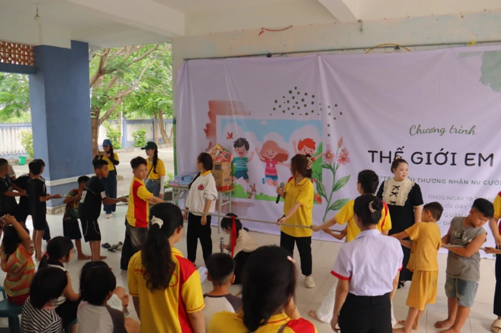 KHI HỌC KỸ NĂNG KHÔNG CHỈ NẰM TRÊN SÁCH VỞ