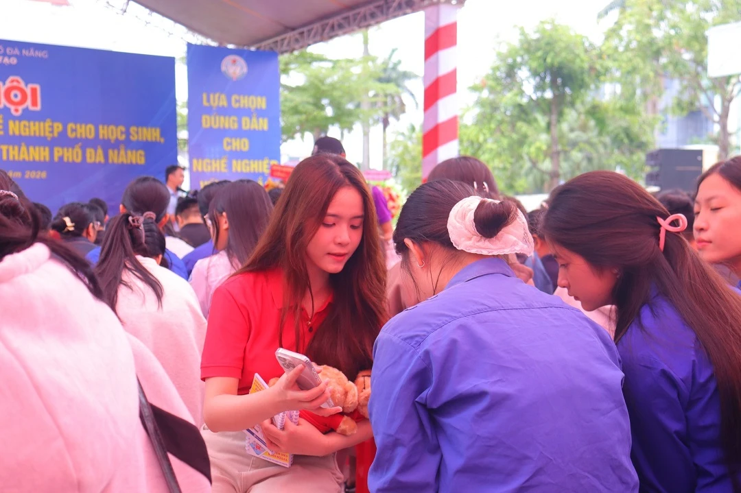 KHI HỌC NGHỀ KHÔNG PHẢI LỐI RẼ PHỤ