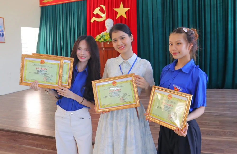 KHI MÀU ÁO XANH ĐẠI VIỆT TIẾP TỤC ĐƯỢC THẮP LỬA