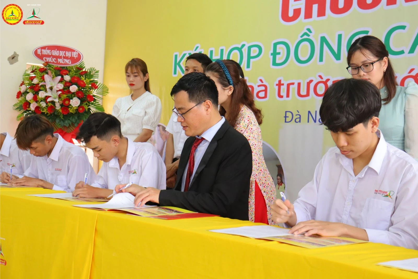 Ký Cam Kết Việc Làm – Lợi Thế Vượt Trội Tại Trường Cao Đẳng Đại Việt Đà Nẵng