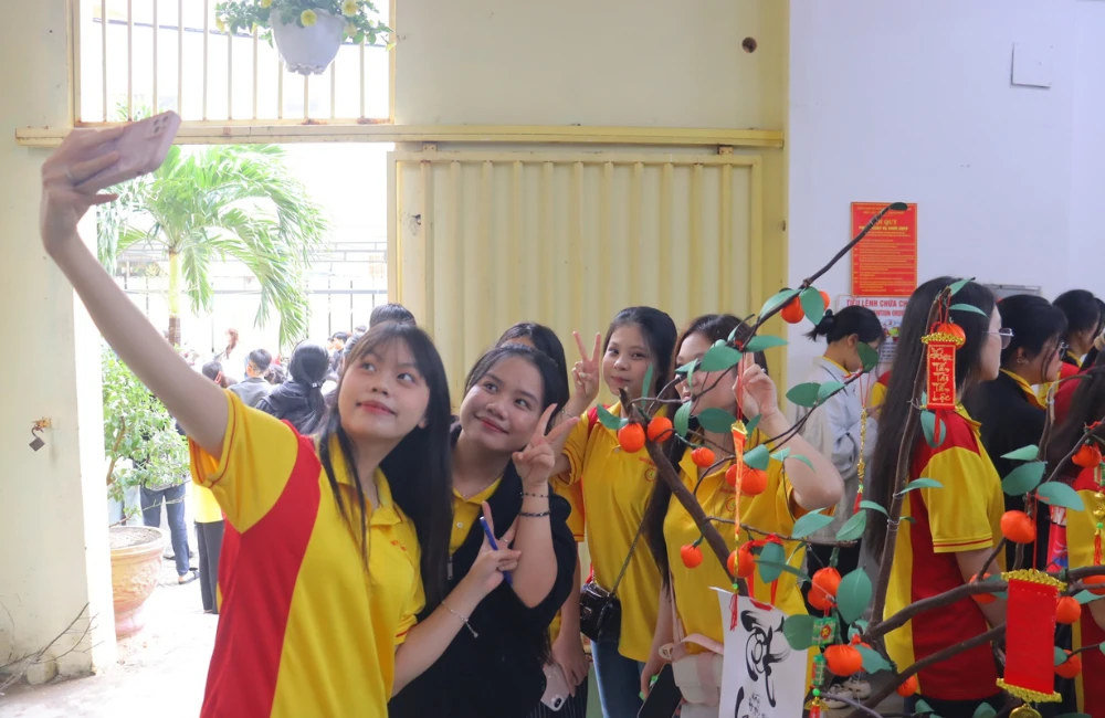 KỶ NIỆM 25 NĂM THÀNH LẬP TRƯỜNG CAO ĐẲNG ĐẠI VIỆT