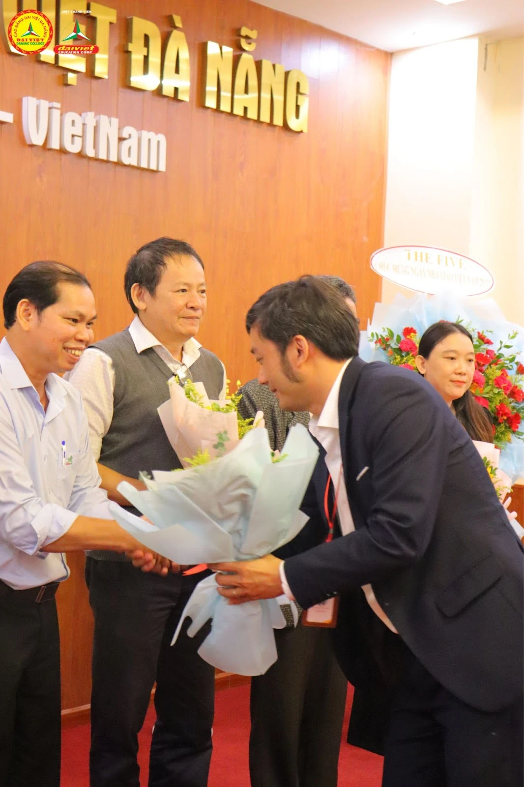 Kỷ Niệm 41 Năm Ngày Nhà Giáo Việt Nam 20/11 | Trường Cao Đẳng Đại Việt Đà Nẵng