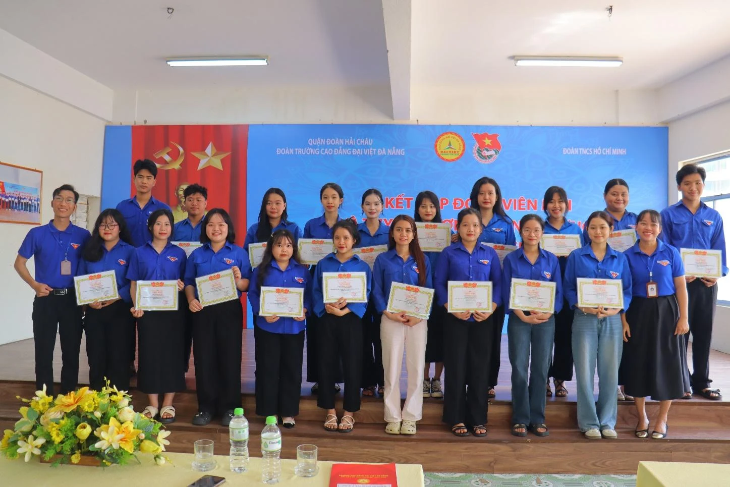 Lễ Kết Nạp Đoàn Viên Mới & Tuyên Dương Đoàn Viên Tiêu Biểu 2025 – Trường Cao Đẳng Đại Việt Đà Nẵng