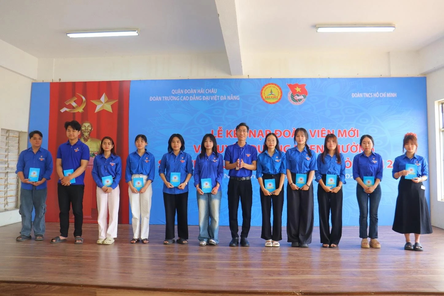 Lễ Kết Nạp Đoàn Viên Mới & Tuyên Dương Đoàn Viên Tiêu Biểu 2025 – Trường Cao Đẳng Đại Việt Đà Nẵng