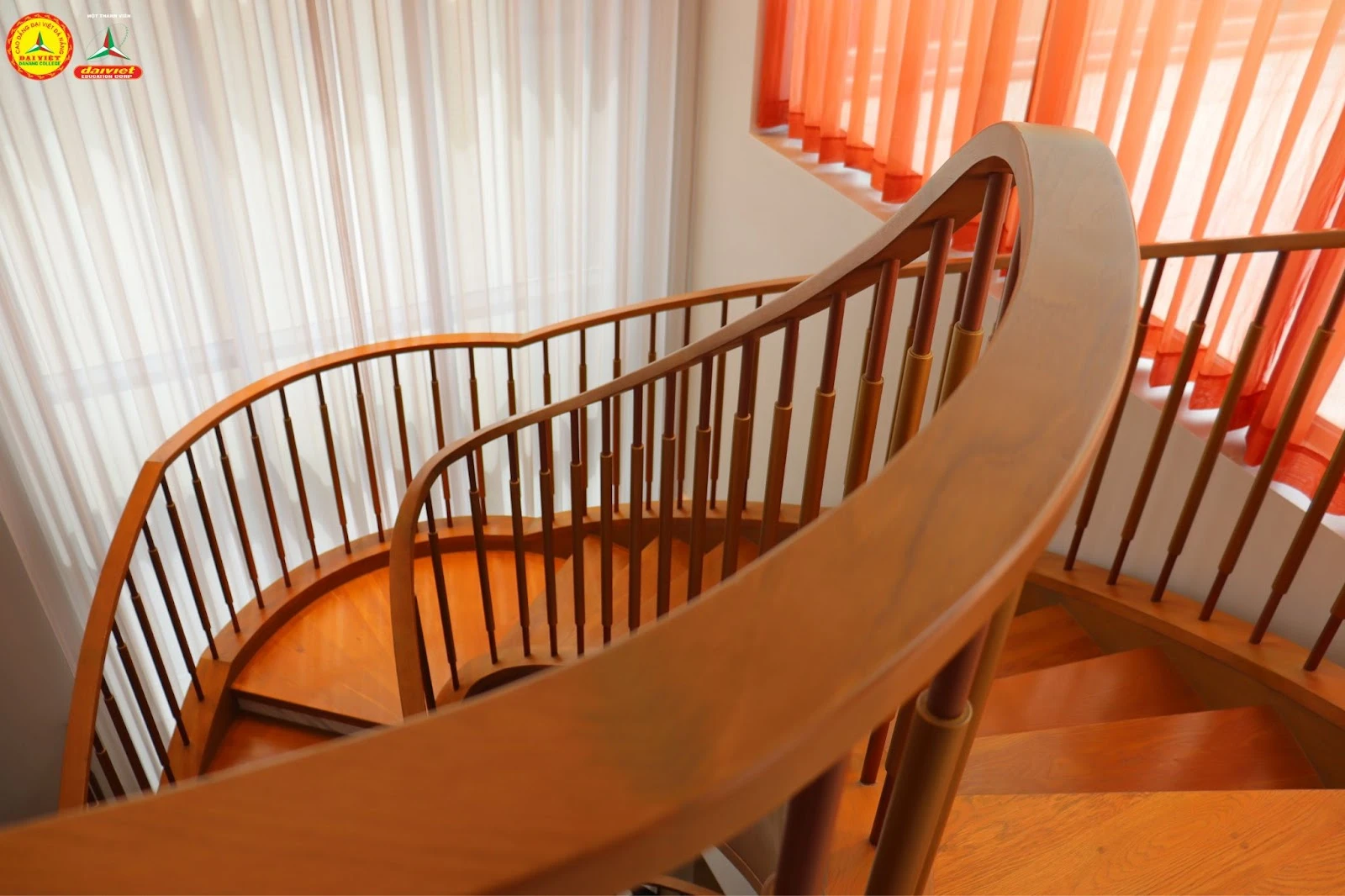 Lễ ký kết hợp tác giữa The Five & Trường Cao Đẳng Đại Việt Đà Nẵng | Trung Tâm Tuyển Sinh Truyền Thông