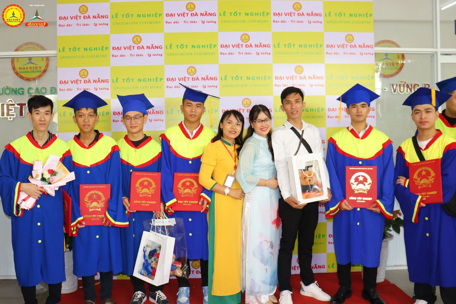 Lễ Tốt Nghiệp 2023 – Hơn 200 Tân Cử Nhân Gia Nhập Thị Trường Lao Động | Trường Cao Đẳng Đại Việt Đà Nẵng