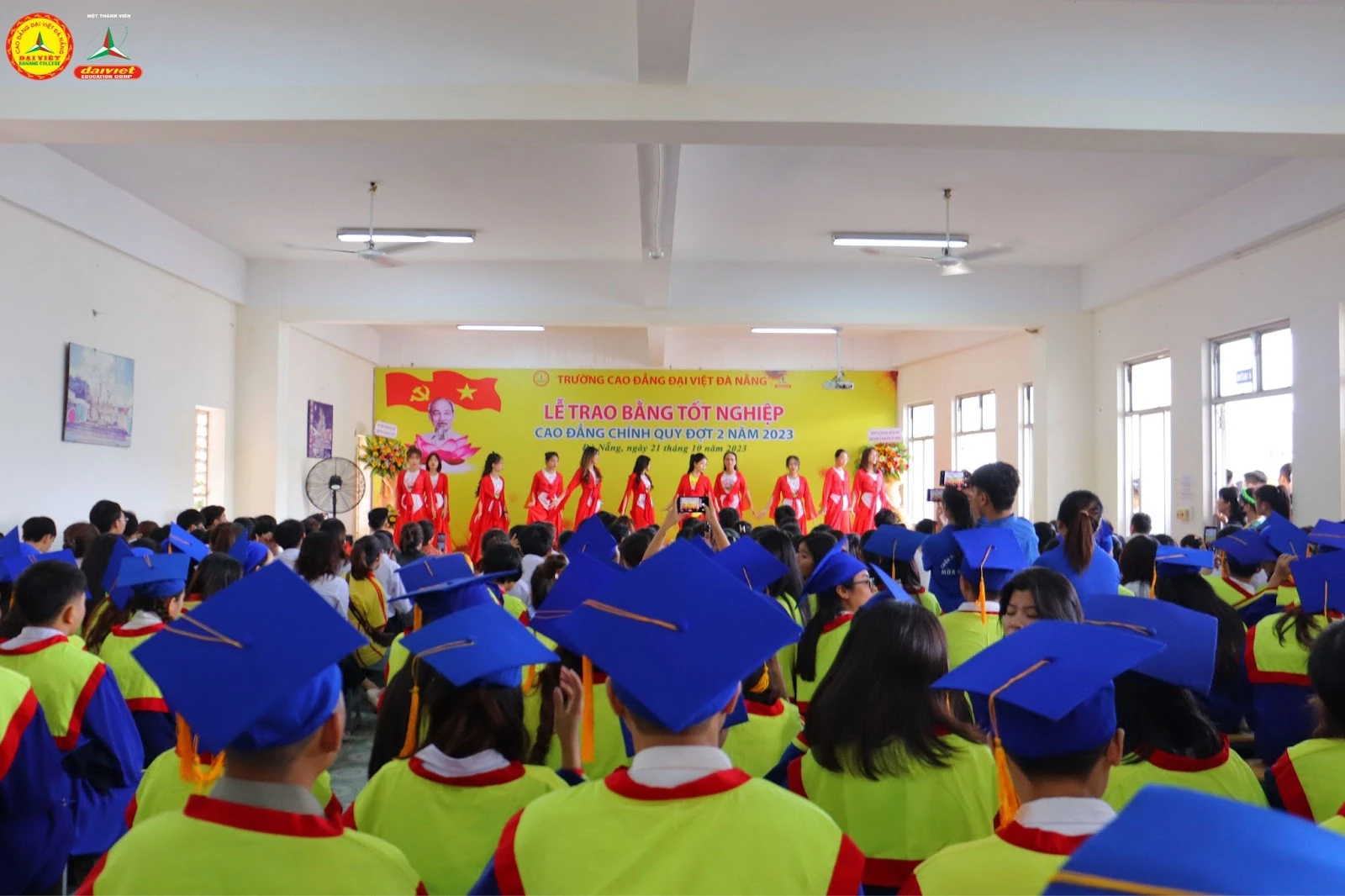 Lễ Tốt Nghiệp 2023 – Hơn 200 Tân Cử Nhân Gia Nhập Thị Trường Lao Động | Trường Cao Đẳng Đại Việt Đà Nẵng