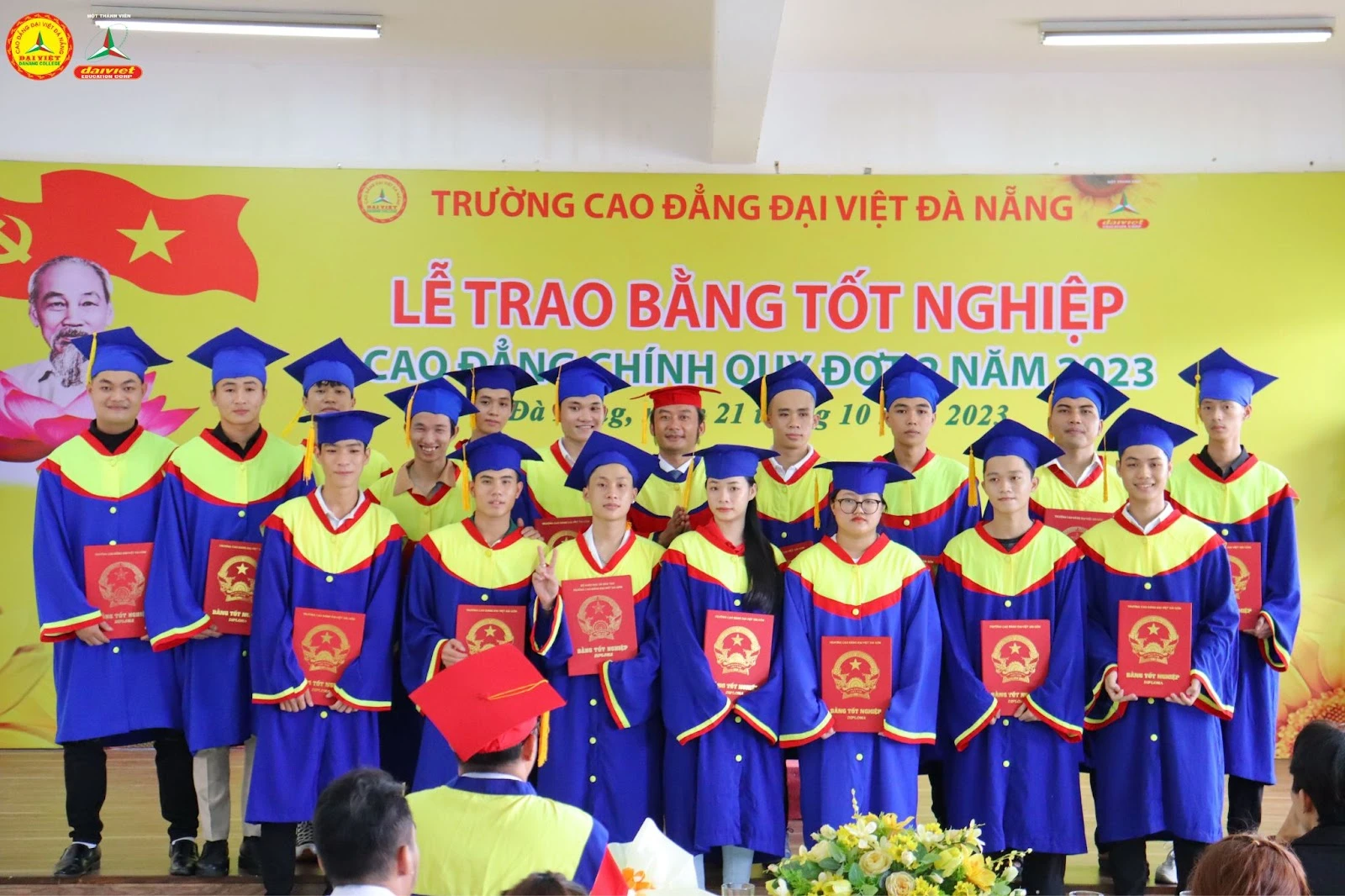 Lễ Tốt Nghiệp 2023 – Hơn 200 Tân Cử Nhân Gia Nhập Thị Trường Lao Động | Trường Cao Đẳng Đại Việt Đà Nẵng