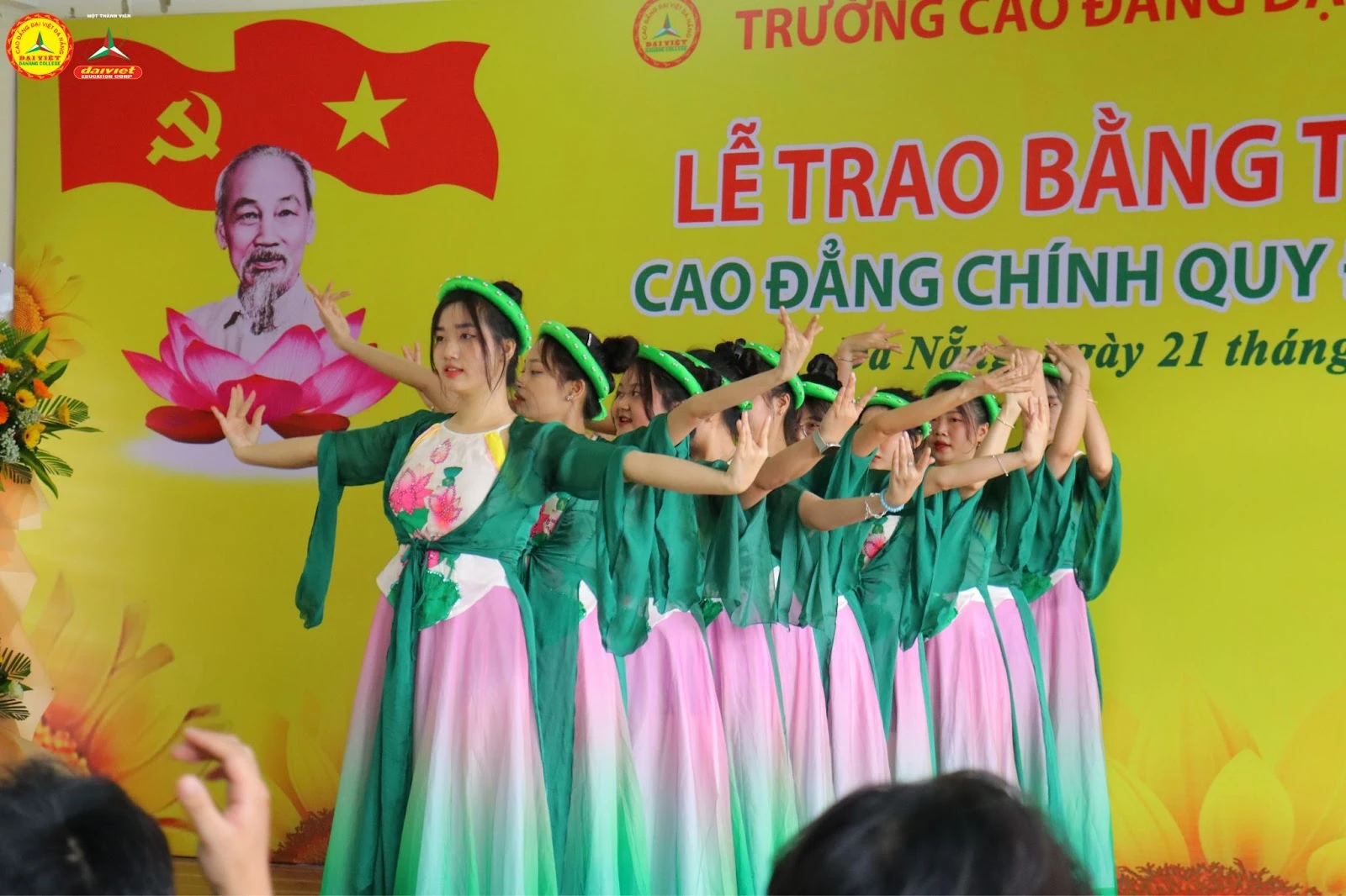 Lễ Tốt Nghiệp 2023 – Hơn 200 Tân Cử Nhân Gia Nhập Thị Trường Lao Động | Trường Cao Đẳng Đại Việt Đà Nẵng