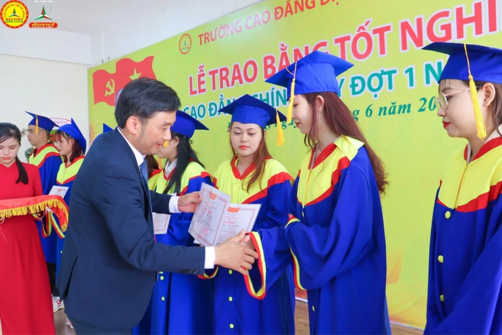 Lễ Tốt Nghiệp Khóa 19 Cao Đẳng Đại Việt Đà Nẵng | Dấu Ấn Tân Cử Nhân K19