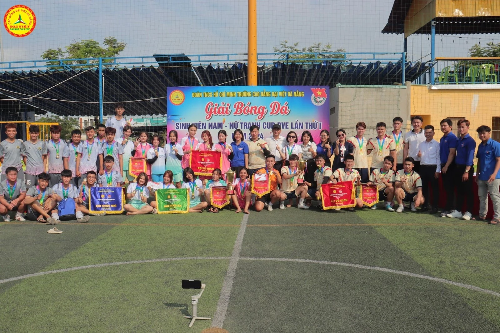 Lộ Diện Quán Quân Giải Bóng Đá Truyền Thống DVE Cup 2024