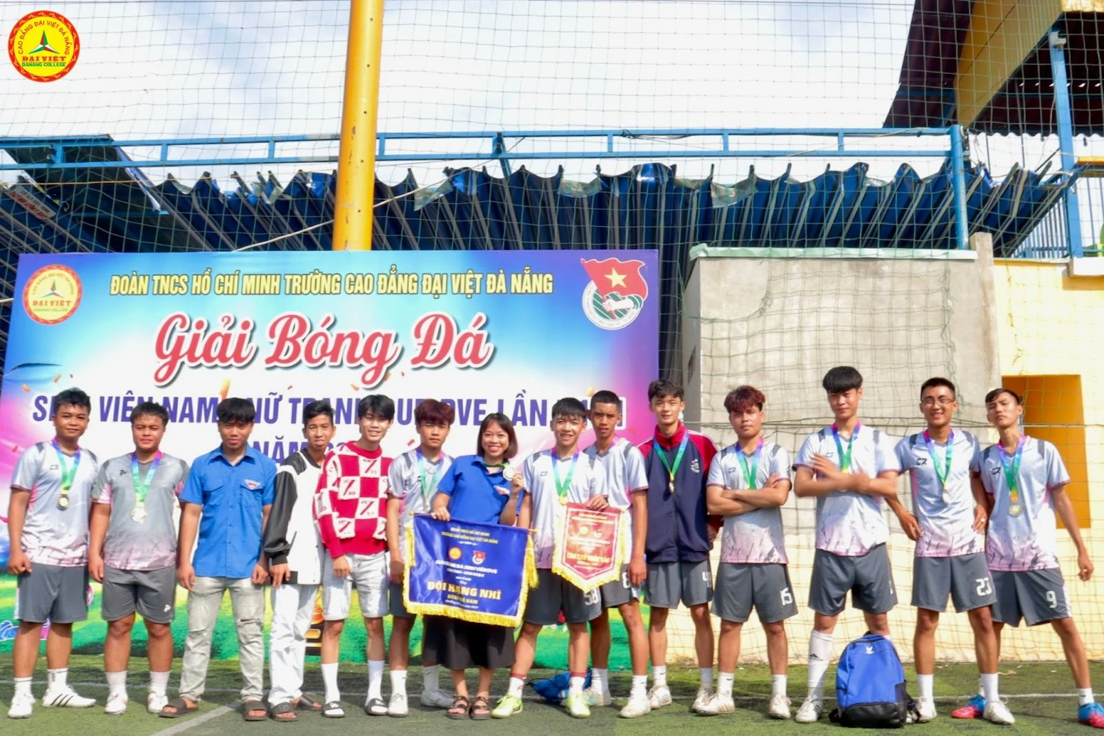 Lộ Diện Quán Quân Giải Bóng Đá Truyền Thống DVE Cup 2024