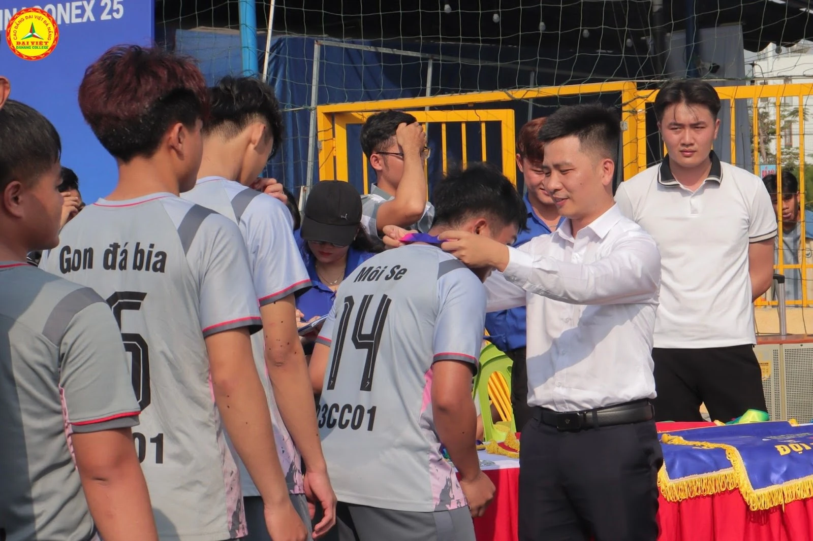 Lộ Diện Quán Quân Giải Bóng Đá Truyền Thống DVE Cup 2024