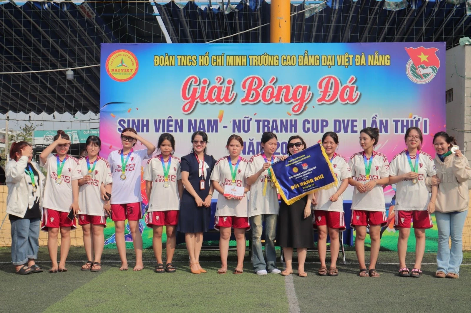 Lộ Diện Quán Quân Giải Bóng Đá Truyền Thống DVE Cup 2024