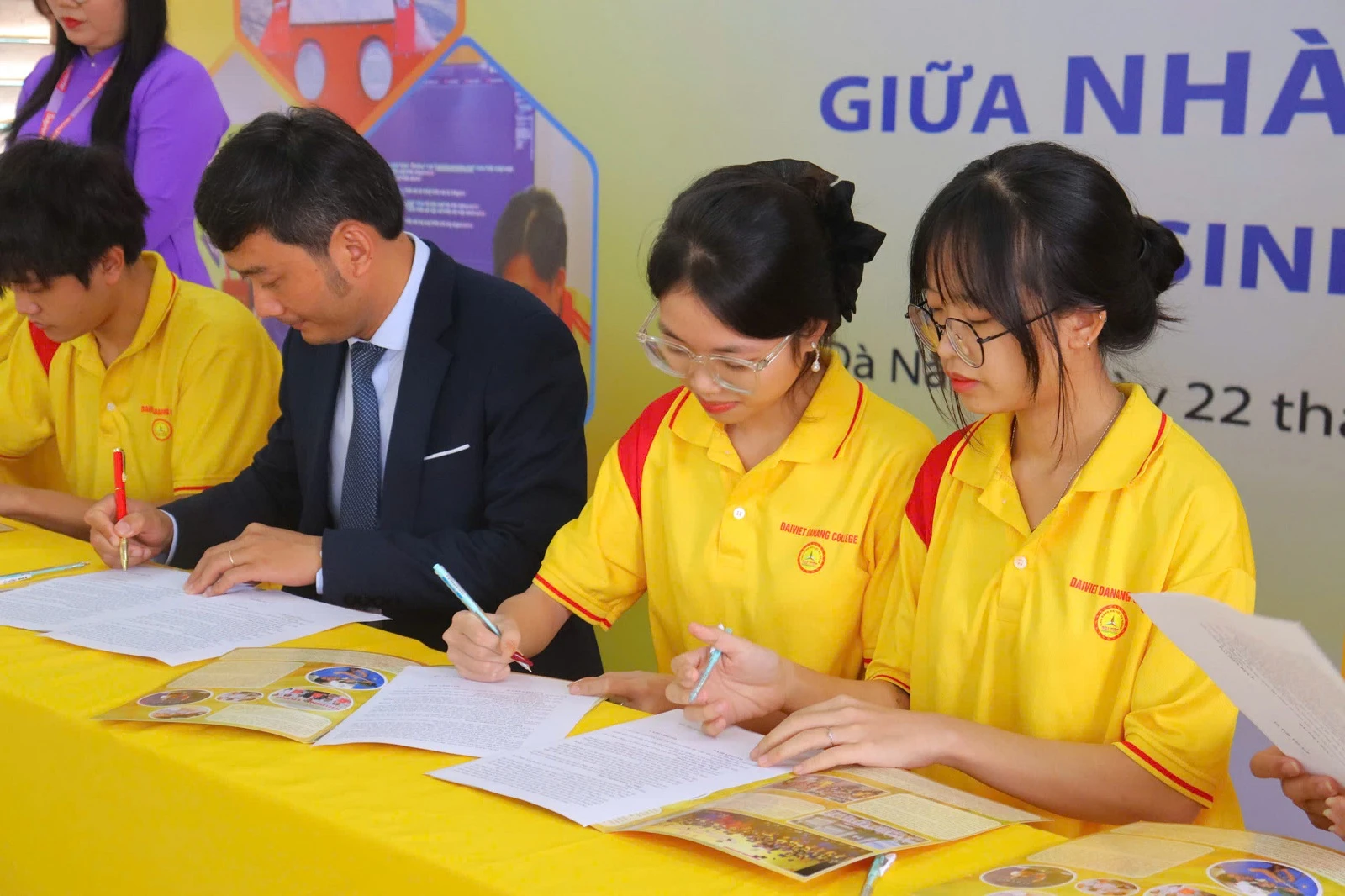 LỢI ÍCH CỦA HỌC KỲ DOANH NGHIỆP TRONG CHƯƠNG TRÌNH ĐÀO TẠO TRÌNH ĐỘ CAO ĐẲNG