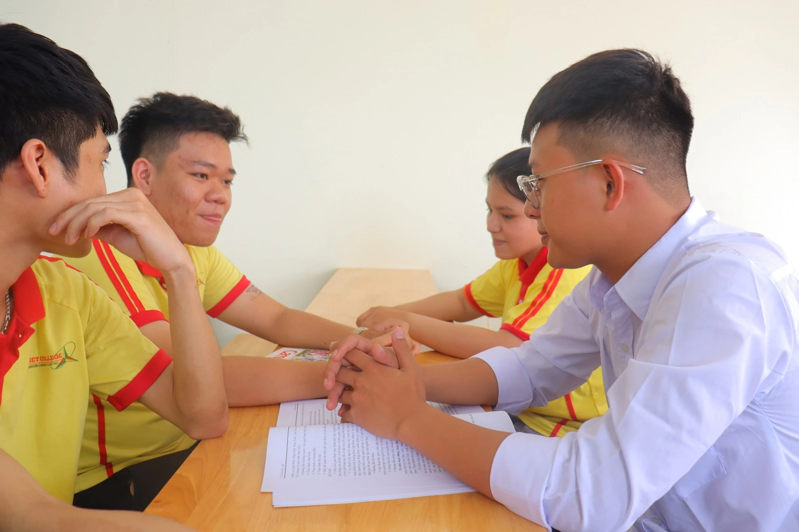 LỢI ÍCH CỦA KỸ NĂNG LÀM VIỆC TINH THẦN ĐỒNG ĐỘI, LÀM VIỆC NHÓM