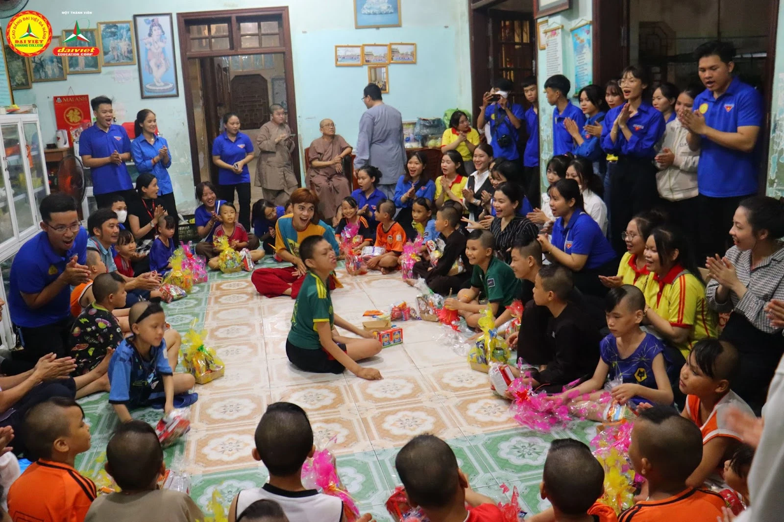 Mang Tết Đoàn Viên Đến Với Các Bạn Nhỏ Chùa Quang Châu 2023