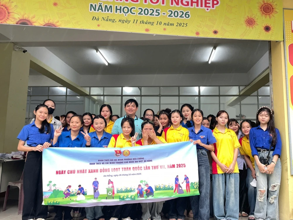 Ngày Chủ Nhật Xanh – Hoạt động sinh viên Trường Cao Đẳng Đại Việt Đà Nẵng vì môi trường bền vững