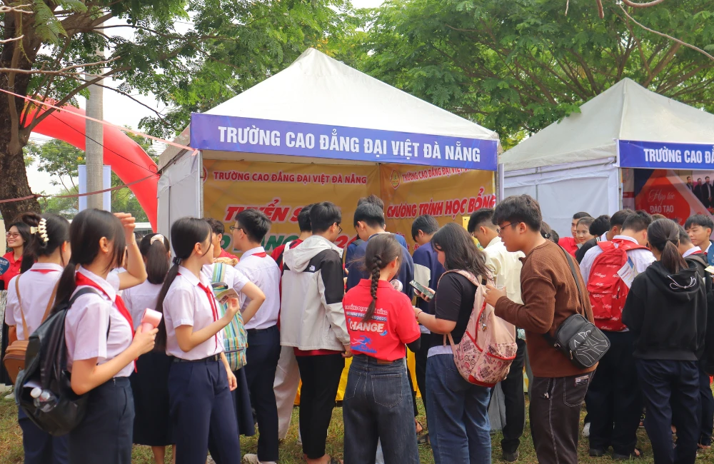 Ngày hội tư vấn tuyển sinh giáo dục nghề nghiệp thu hút đông đảo học sinh Đà Nẵng