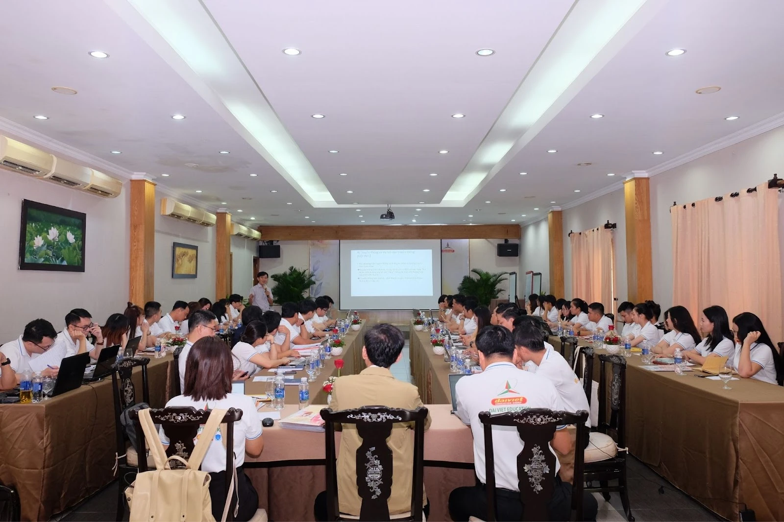 Phấn Đấu Tăng Tỉ Lệ Nhập Học Tại Các Trường Nghề 2024