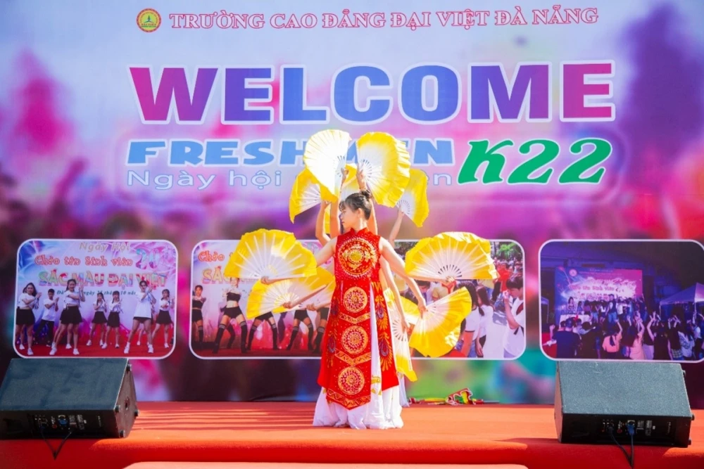 Ngày hội Chào Tân Sinh Viên Đại Việt Đà Nẵng – Sôi động, Rực lửa, Đa sắc | Hoạt động Sinh viên – Đoàn Thanh Niên