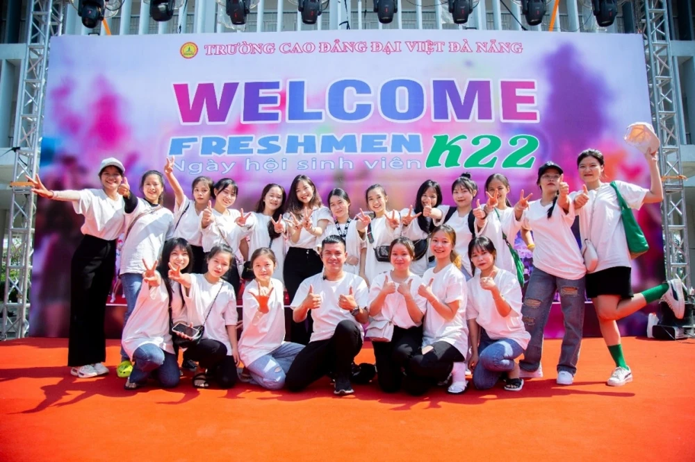 Ngày hội Chào Tân Sinh Viên Đại Việt Đà Nẵng – Sôi động, Rực lửa, Đa sắc | Hoạt động Sinh viên – Đoàn Thanh Niên