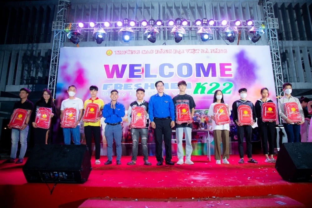 Ngày hội Chào Tân Sinh Viên Đại Việt Đà Nẵng – Sôi động, Rực lửa, Đa sắc | Hoạt động Sinh viên – Đoàn Thanh Niên