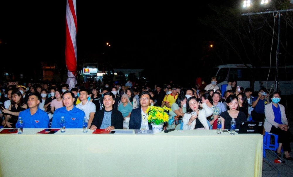 Ngày hội Chào Tân Sinh Viên Đại Việt Đà Nẵng – Sôi động, Rực lửa, Đa sắc | Hoạt động Sinh viên – Đoàn Thanh Niên