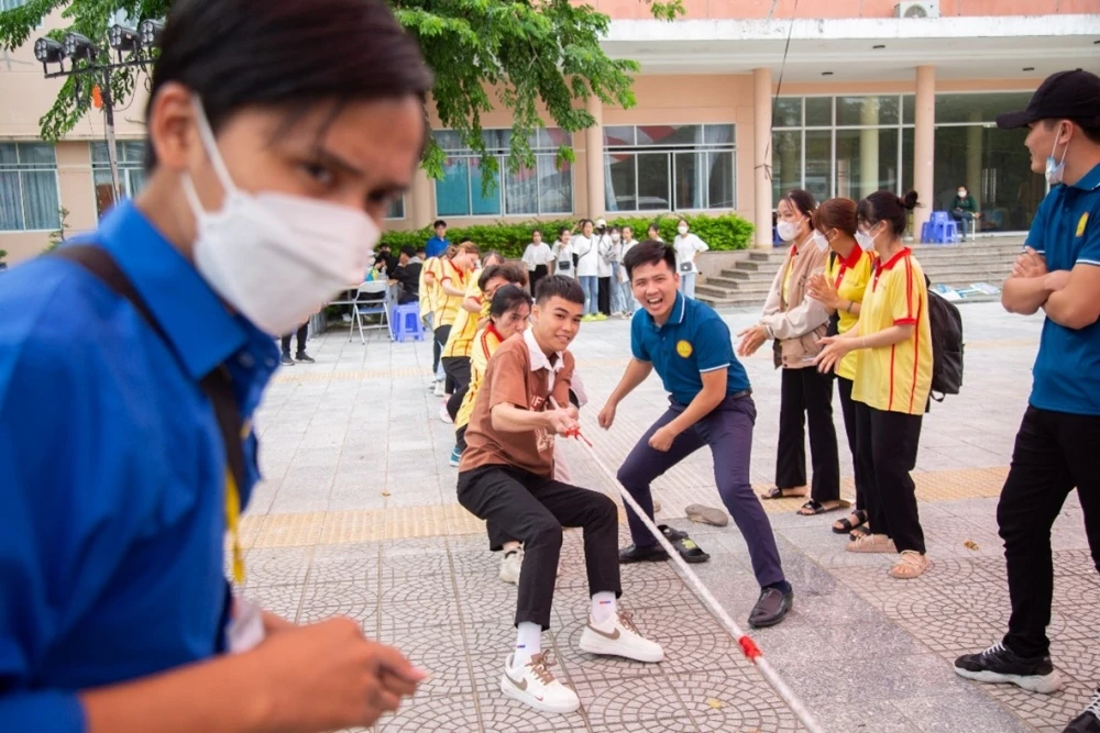 Ngày hội Chào Tân Sinh Viên Đại Việt Đà Nẵng – Sôi động, Rực lửa, Đa sắc | Hoạt động Sinh viên – Đoàn Thanh Niên