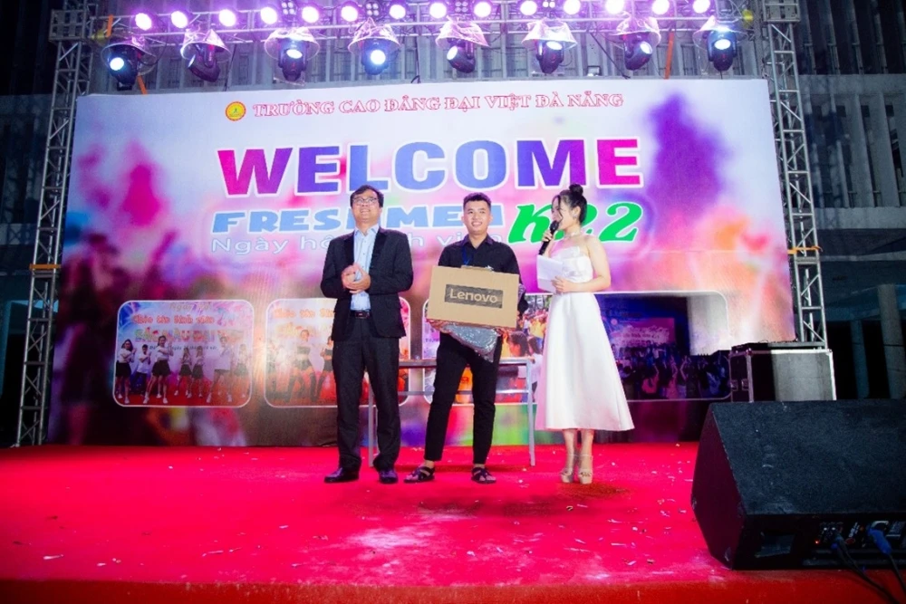 Ngày hội Chào Tân Sinh Viên Đại Việt Đà Nẵng – Sôi động, Rực lửa, Đa sắc | Hoạt động Sinh viên – Đoàn Thanh Niên