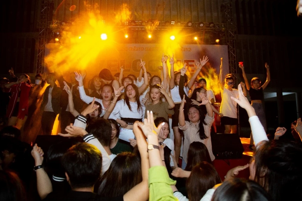 Ngày hội Chào Tân Sinh Viên Đại Việt Đà Nẵng – Sôi động, Rực lửa, Đa sắc | Hoạt động Sinh viên – Đoàn Thanh Niên