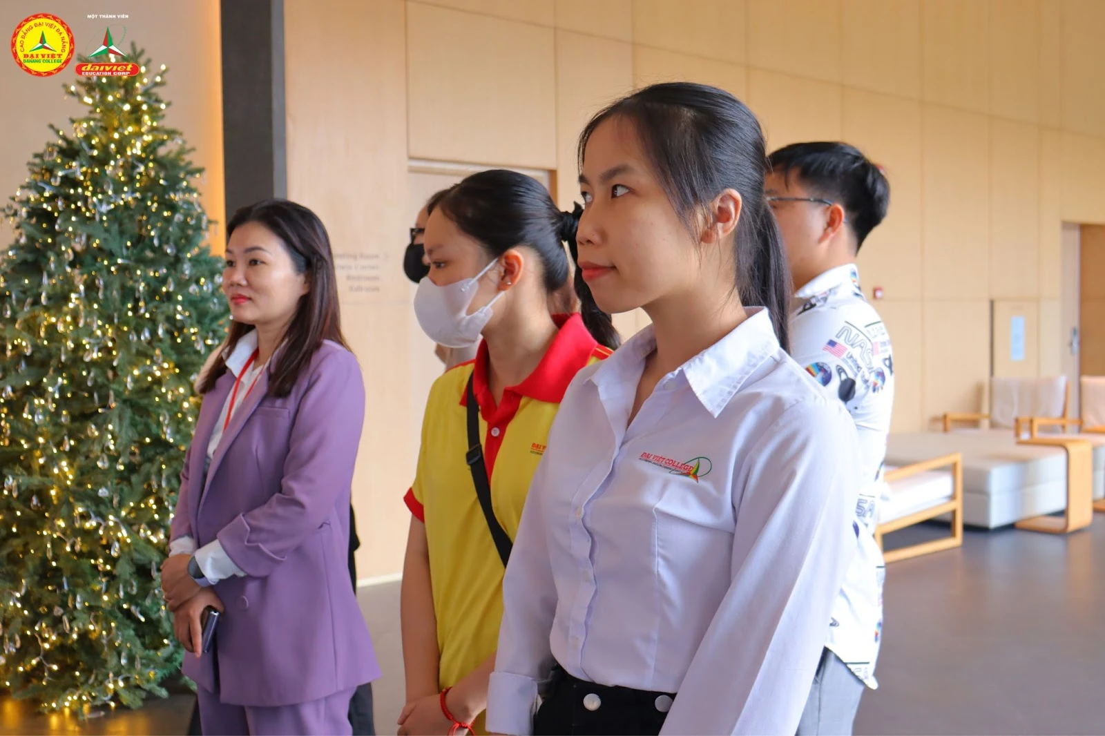 Talkshow Cháy Mãi Lửa Hoteliers 2023 Truyền Lửa Nghề Khách Sạn Cho Sinh Viên Trường Cao Đẳng Đại Việt Đà Nẵng