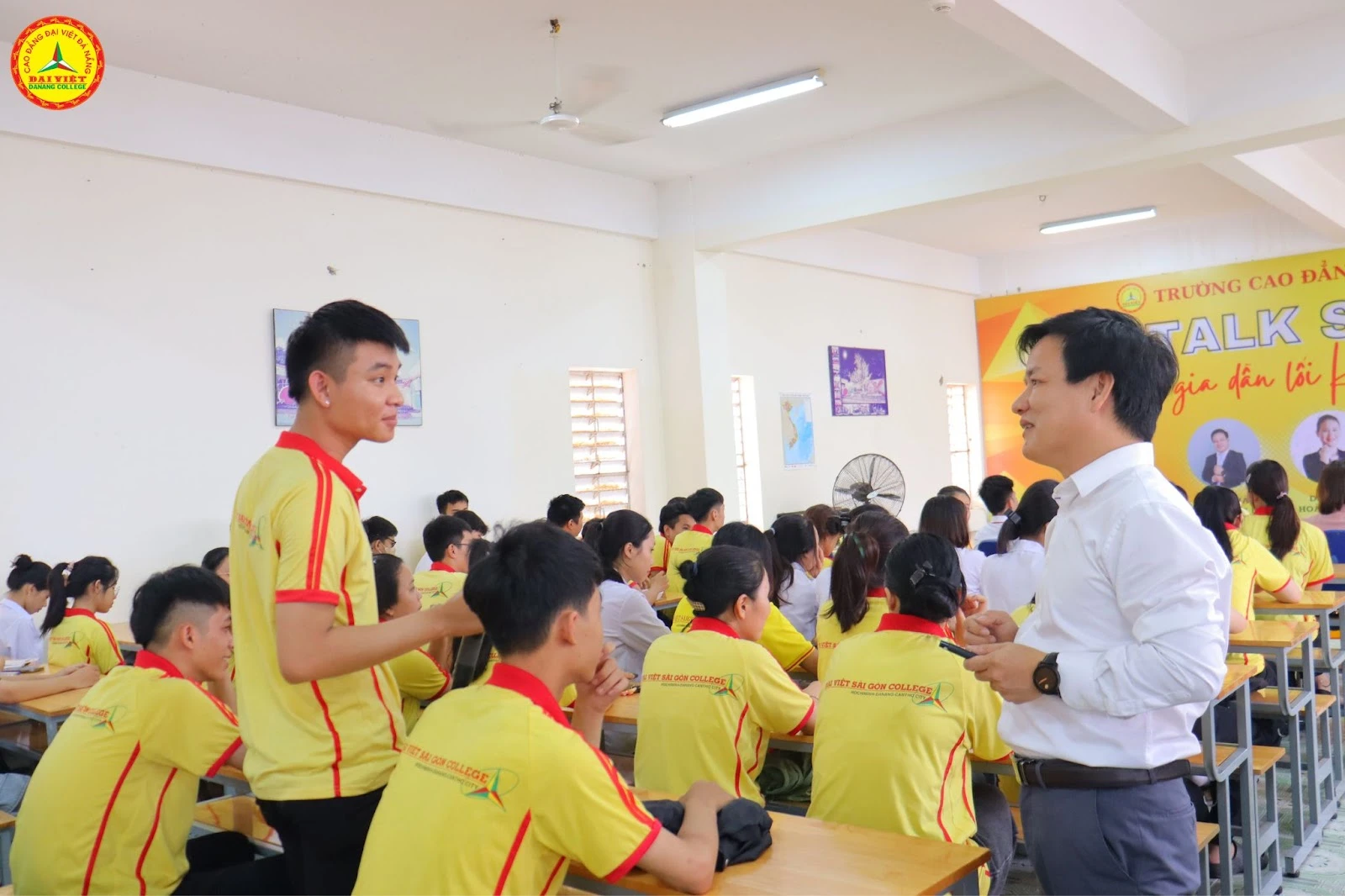 Talkshow Chuyên gia dẫn lối – Hành trang vào nghề tại Trường Cao Đẳng Đại Việt Đà Nẵng