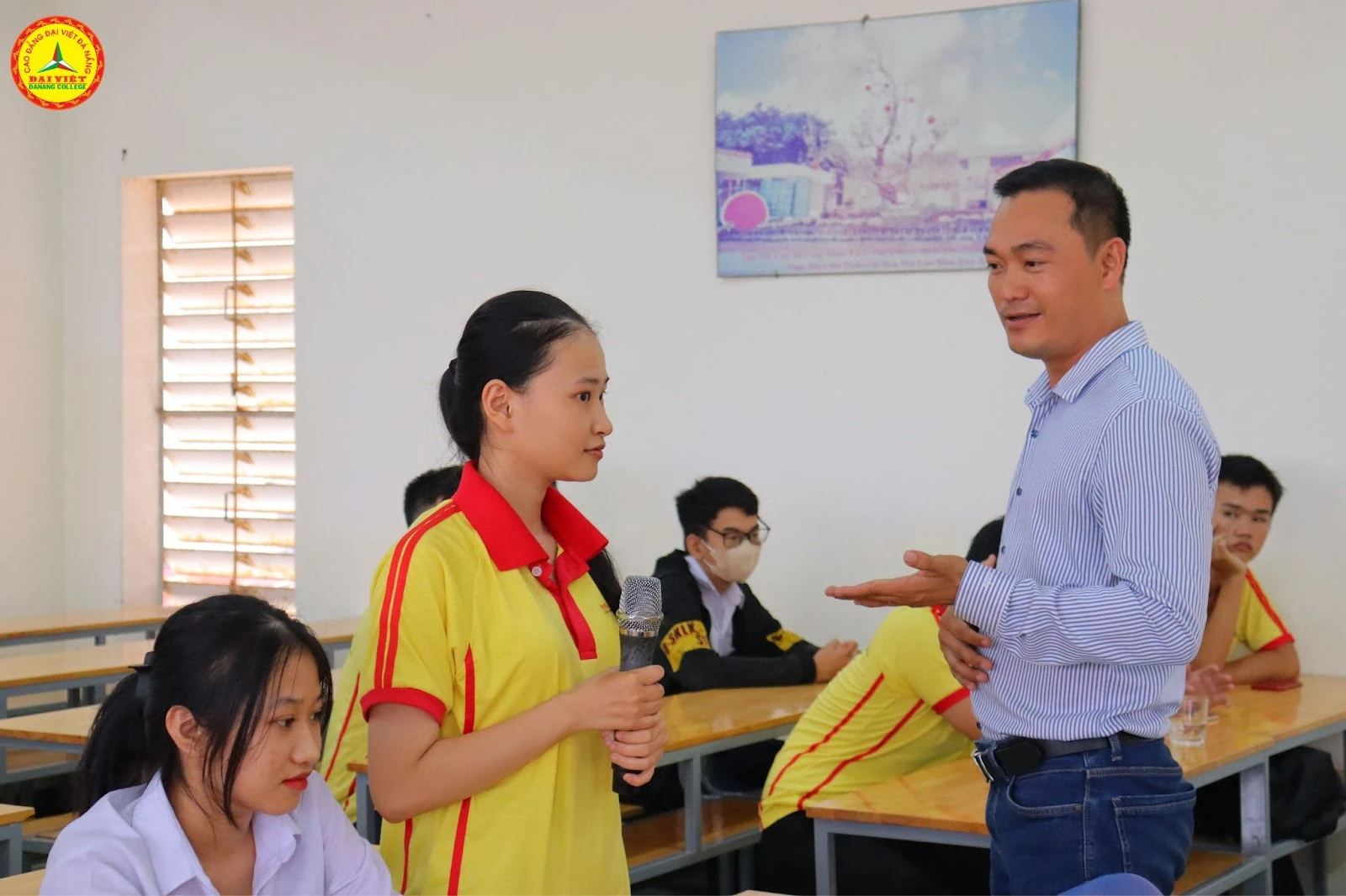 Talkshow Chuyên gia dẫn lối – Hành trang vào nghề tại Trường Cao Đẳng Đại Việt Đà Nẵng