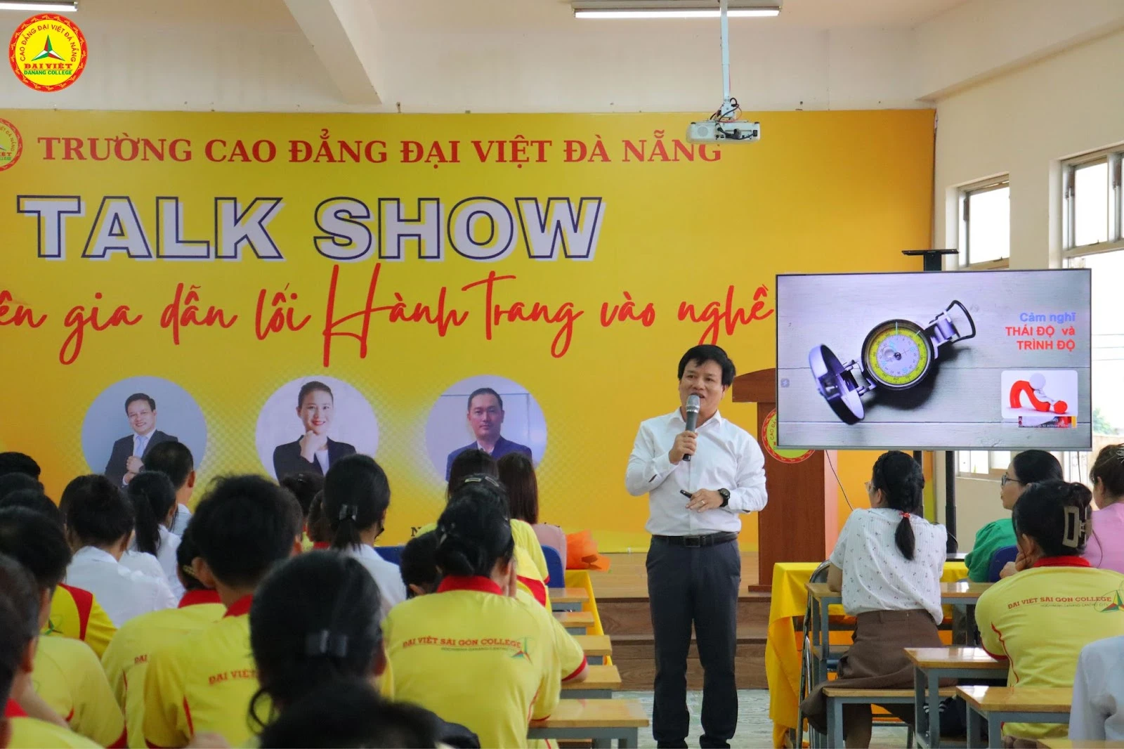 Talkshow Chuyên gia dẫn lối – Hành trang vào nghề tại Trường Cao Đẳng Đại Việt Đà Nẵng
