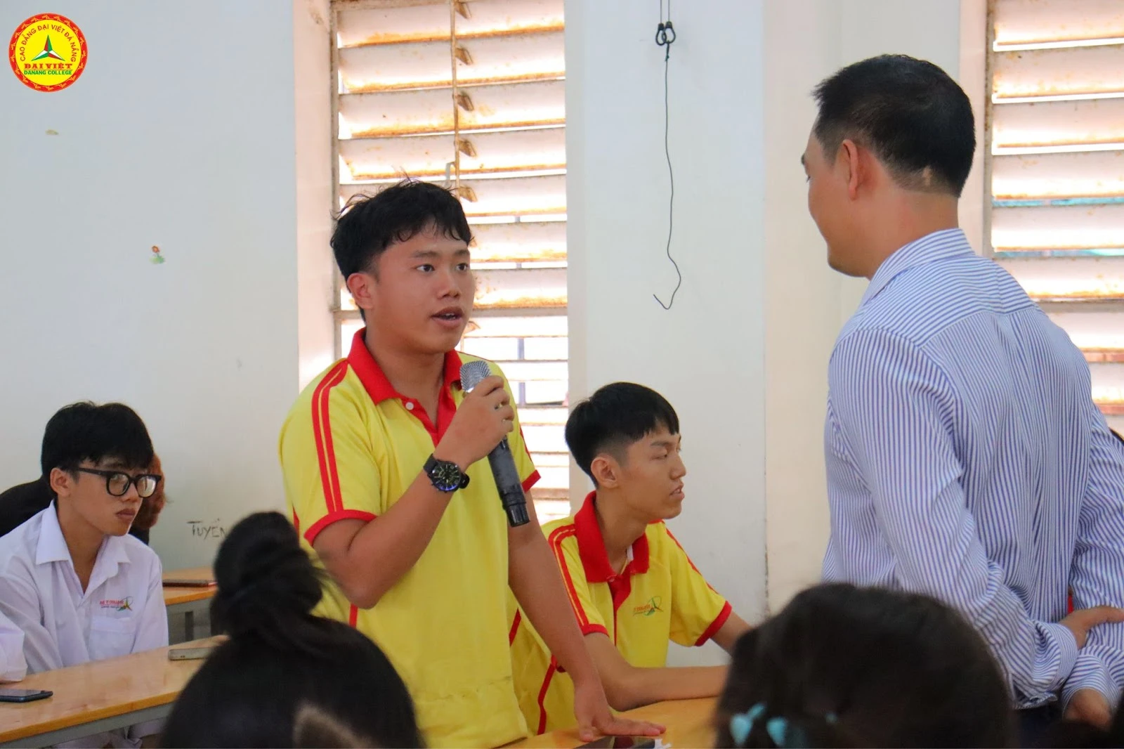 Talkshow Chuyên gia dẫn lối – Hành trang vào nghề tại Trường Cao Đẳng Đại Việt Đà Nẵng