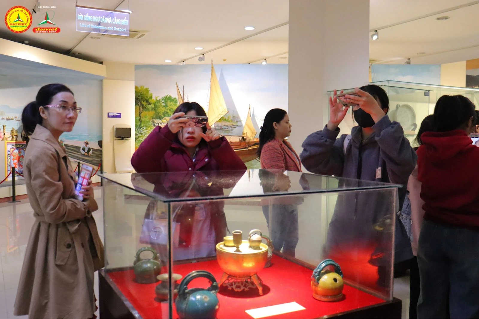 Tân Sinh Viên Đại Việt Đà Nẵng Thích Thú Với Môn Cơ Sở Văn Hóa | Trường Cao Đẳng Đại Việt Đà Nẵng