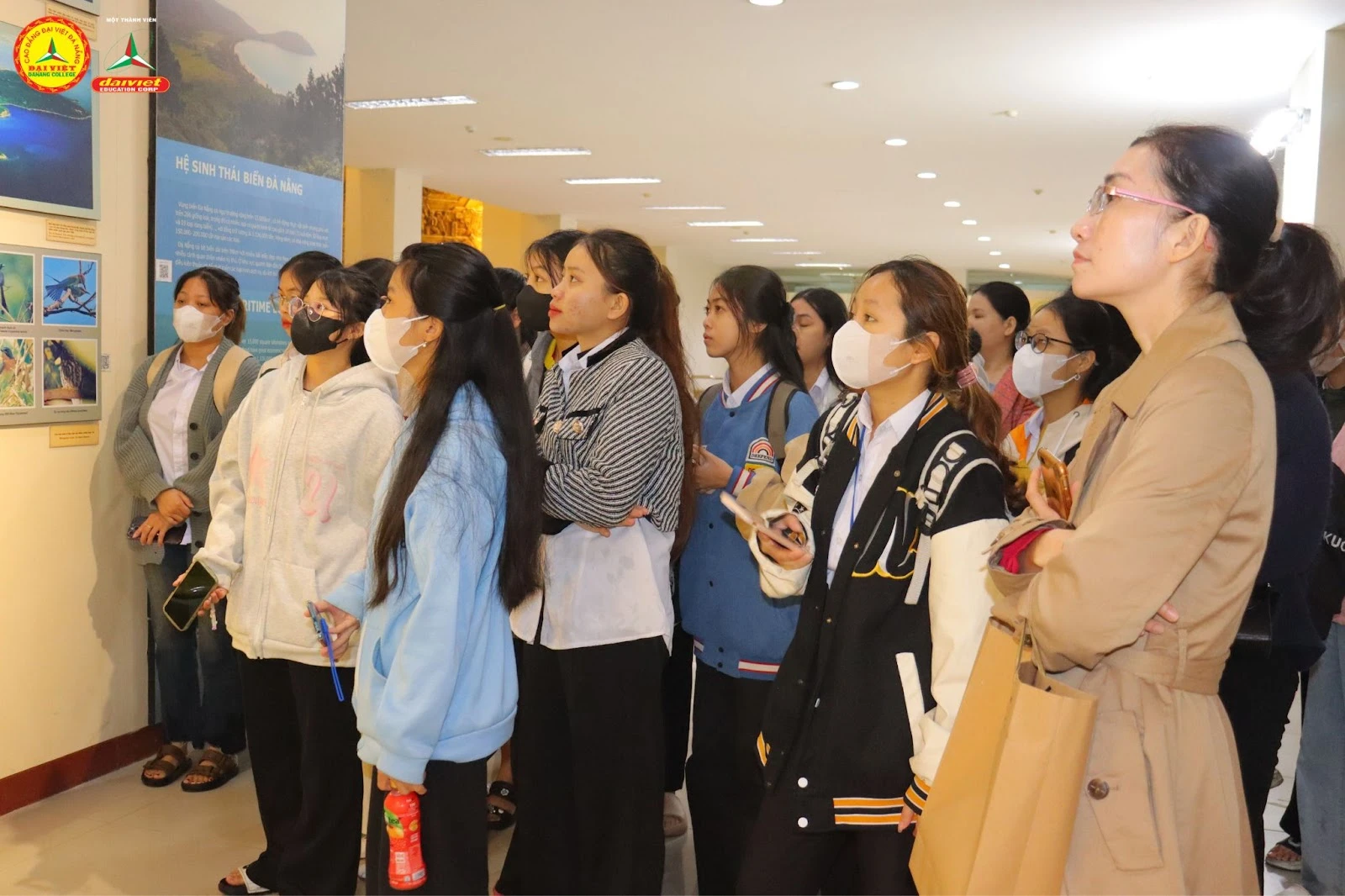 Tân Sinh Viên Đại Việt Đà Nẵng Thích Thú Với Môn Cơ Sở Văn Hóa | Trường Cao Đẳng Đại Việt Đà Nẵng