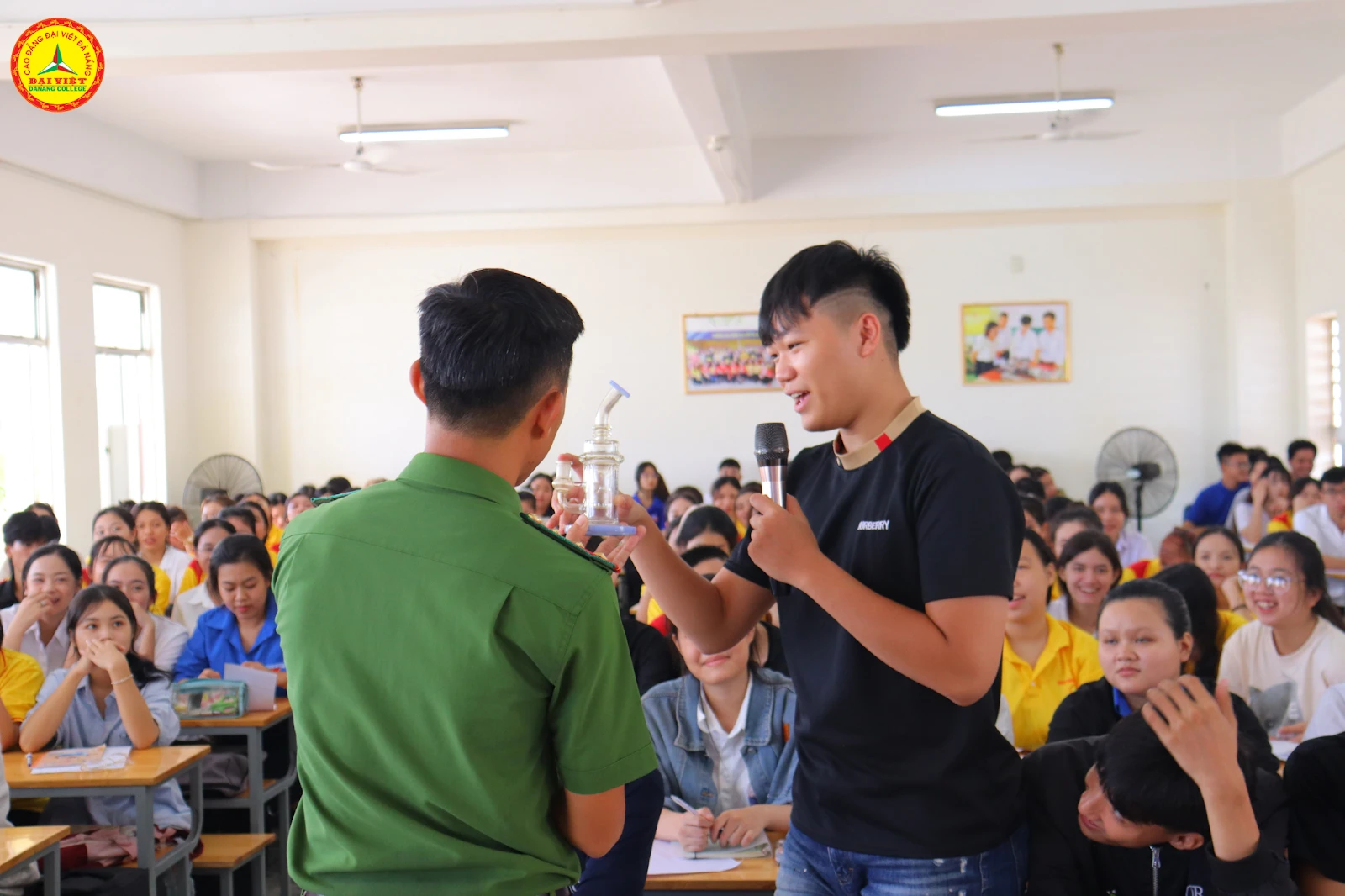 Tân sinh viên K24 đợt 4;5 hoàn thành tuần sinh hoạt công dân – Trường Cao đẳng Đại Việt Đà Nẵng