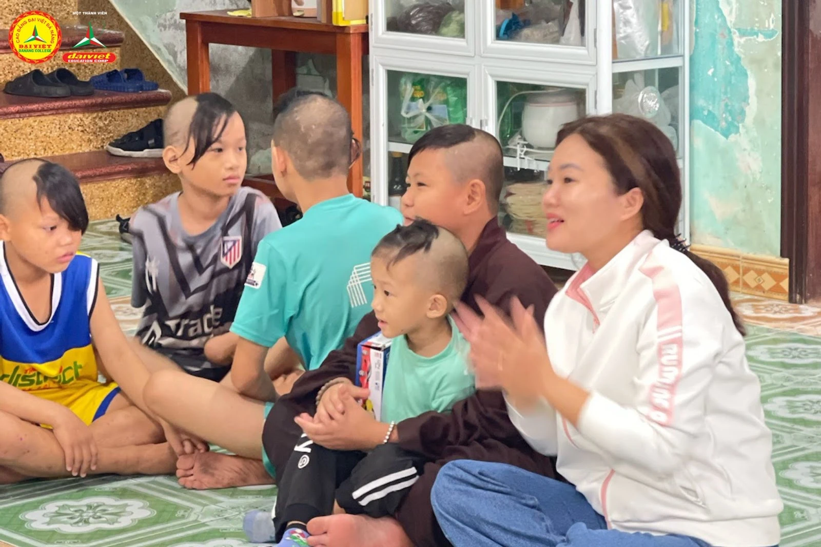 Tết Sẻ Chia – Sinh Viên Trường Cao Đẳng Đại Việt Đà Nẵng Mang Xuân Yêu Thương Đến Chùa Quang Châu