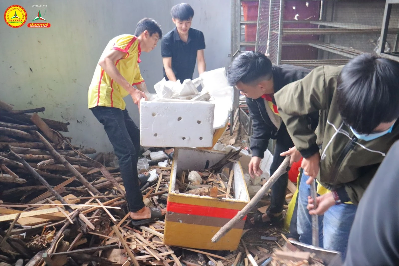 Tết Sẻ Chia – Sinh Viên Trường Cao Đẳng Đại Việt Đà Nẵng Mang Xuân Yêu Thương Đến Chùa Quang Châu