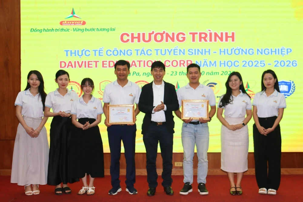 Tổng Kết Tuyển Sinh – Hướng Nghiệp Thành Công 2025 | Trường Cao Đẳng Đại Việt Đà Nẵng