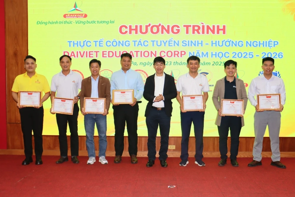 Tổng Kết Tuyển Sinh – Hướng Nghiệp Thành Công 2025 | Trường Cao Đẳng Đại Việt Đà Nẵng