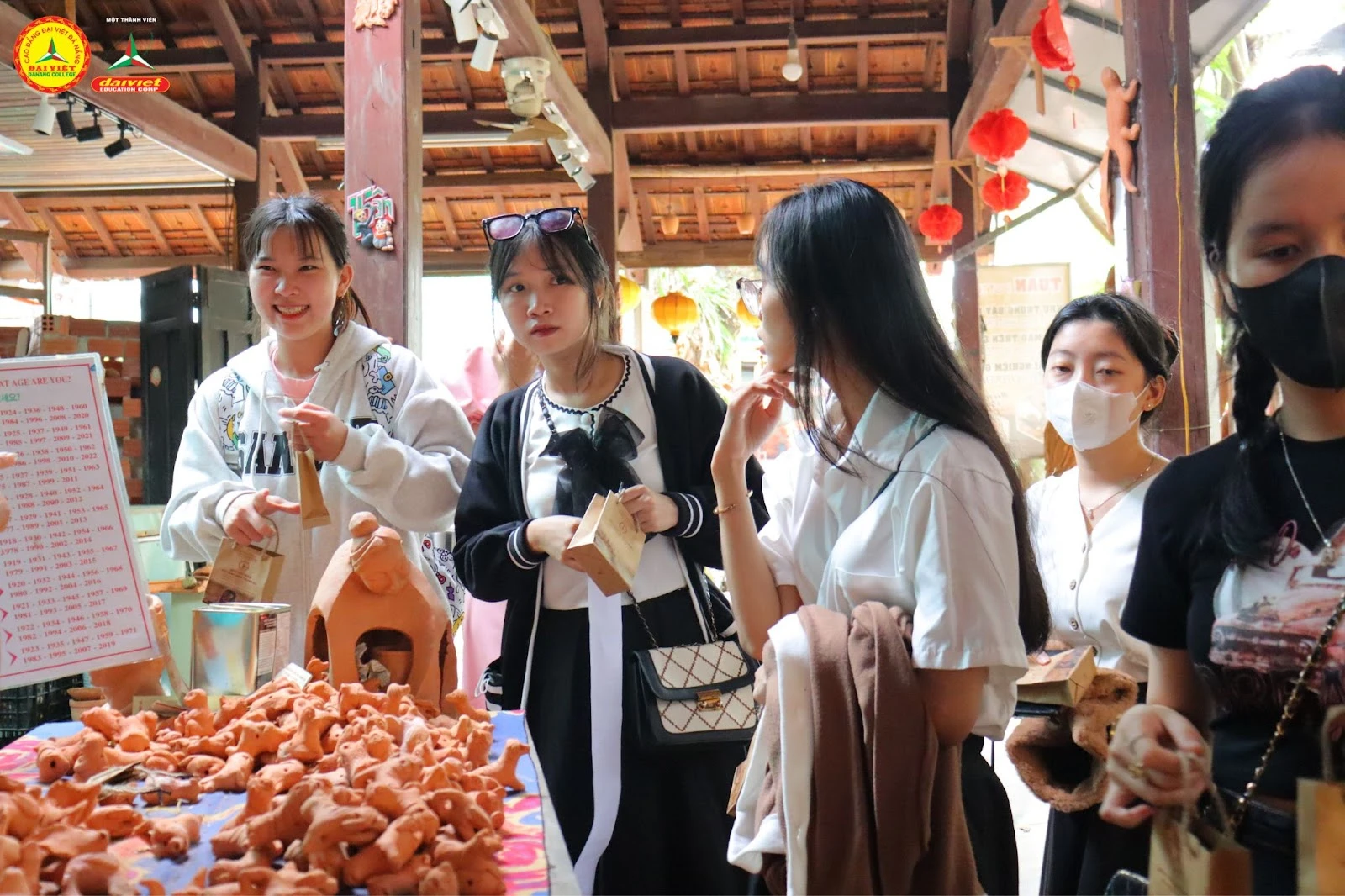 Tour Trải Nghiệm Hội An – Sinh Viên Trường Cao Đẳng Đại Việt Đà Nẵng | Trung Tâm Tuyển Sinh Truyền Thông