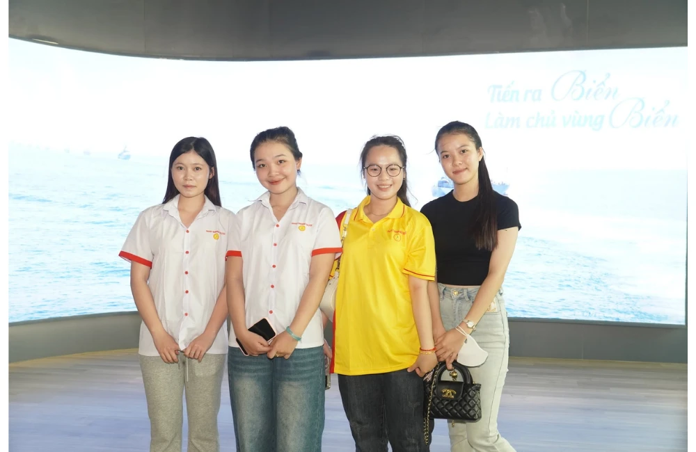 TRẢI NGHIỆM THỰC TẾ – HÀNH TRÌNH BỒI ĐẮP LÒNG YÊU NƯỚC CHO SINH VIÊN ĐẠI VIỆT ĐÀ NẴNG
