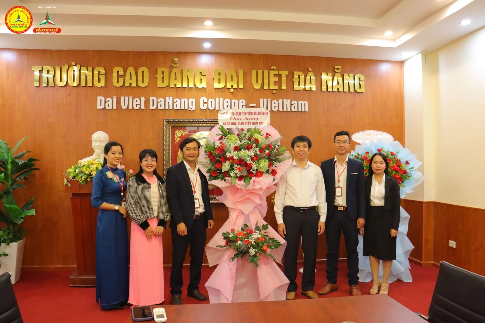 Tri Ân 20/11 Tinh Thần Tôn Sư Trọng Đạo Tại Trường Cao Đẳng Đại Việt Đà Nẵng