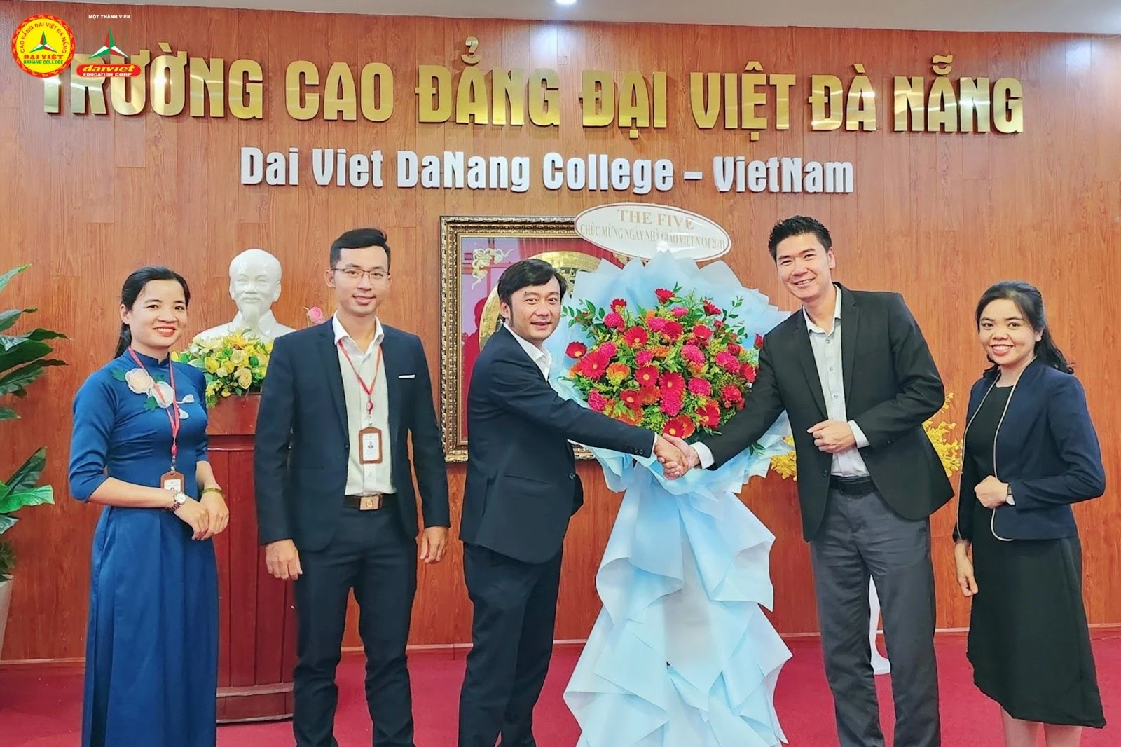 Tri Ân 20/11 Tinh Thần Tôn Sư Trọng Đạo Tại Trường Cao Đẳng Đại Việt Đà Nẵng