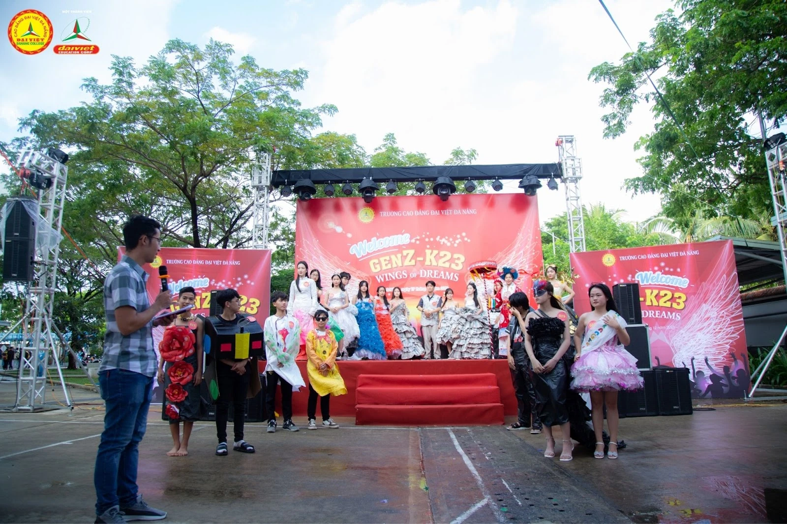 Trình Diễn Thời Trang Tái Chế 2023 – Sáng Tạo Sinh Viên | Trường Cao Đẳng Đại Việt Đà Nẵng