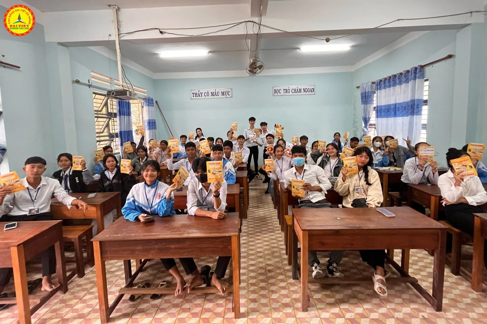 Trường Cao Đẳng Đại Việt Đà Nẵng Đồng Hành Cùng Thí Sinh 2k6